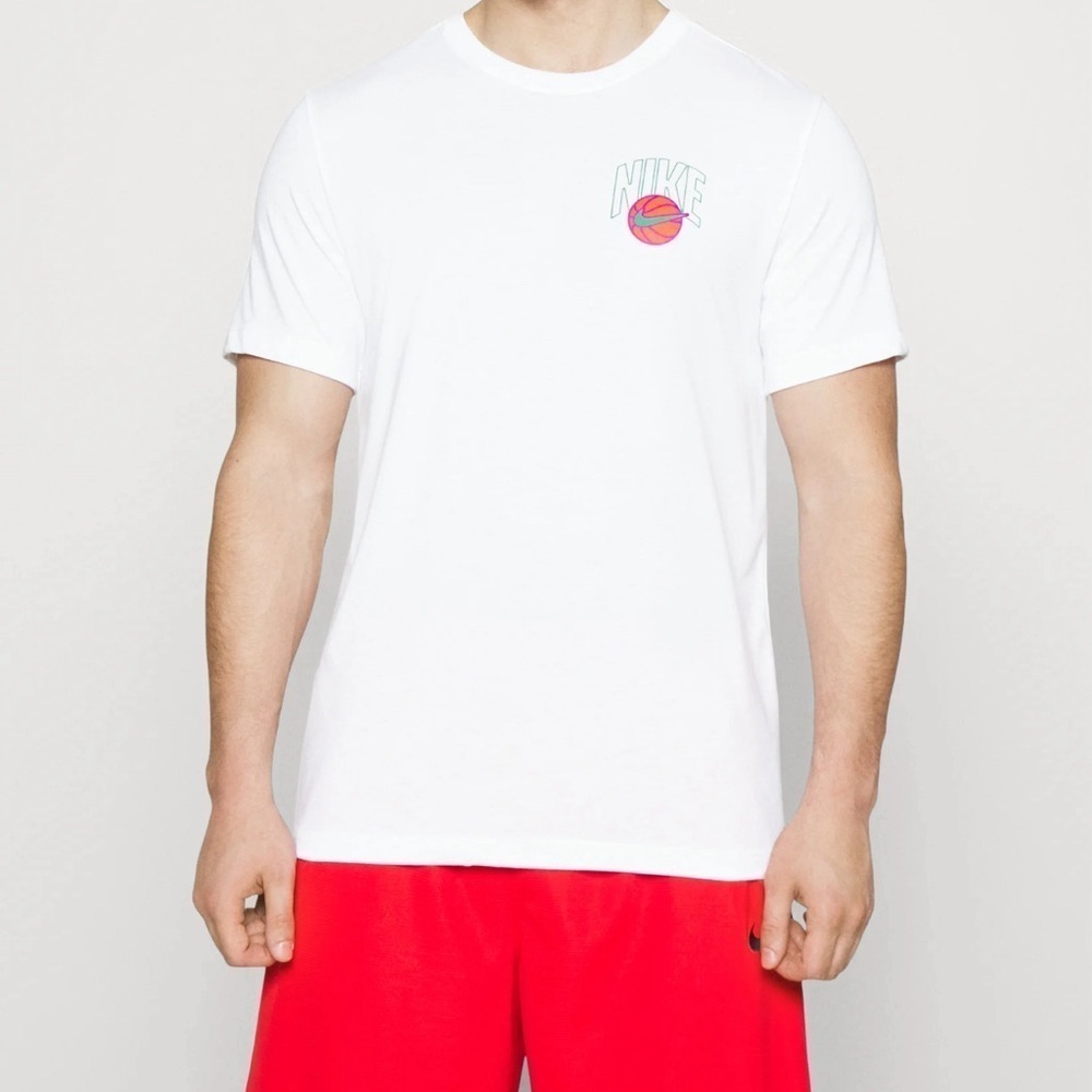 Nike Graphic Tee Basketball HOOPS